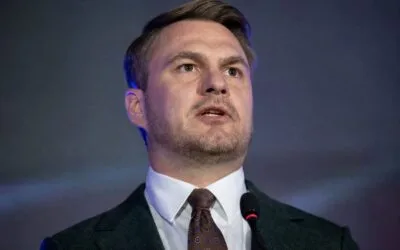 Ruslan Kravcenko a demisionat de la șefia Parchetului Ucrainei după percheziția din biroul său